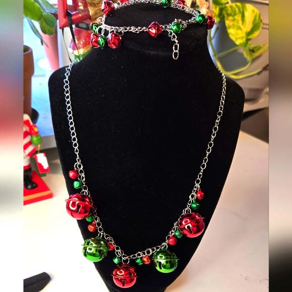 Christmas Jingle Bell Necklace and Bracelet Set - Picture 4 of 4
